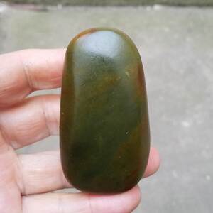 和田玉籽料原石沙枣青图片