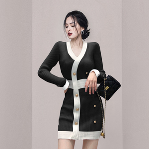 Small fragrance color contrast V-neck knitted dress women's winter Korean style slim slim bottomed short skirt