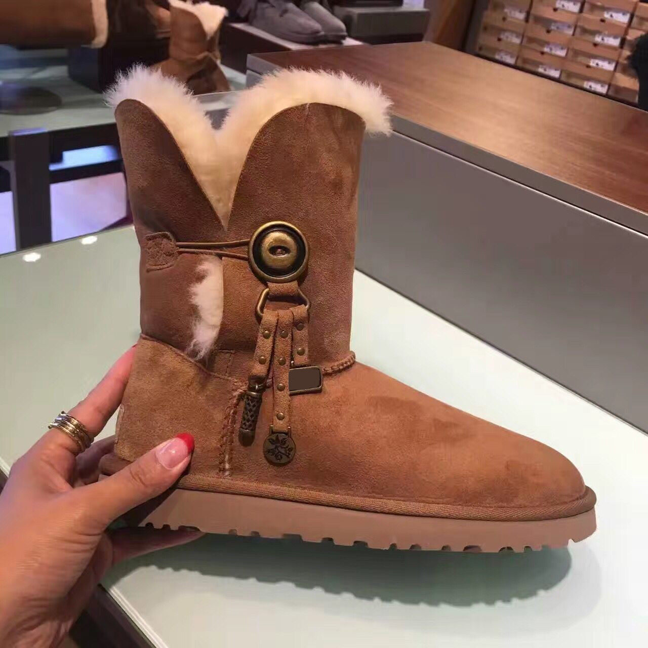 2020新款正品nbТuggМ雪地靴 澳洲羊皮毛一体女鞋 靴子5803 吊坠