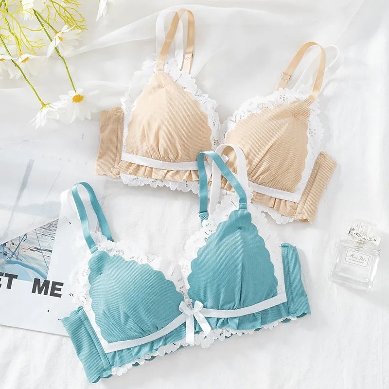 内衣少女新款小胸聚拢性感蕾丝边女生时尚甜美上薄下厚套装文胸罩