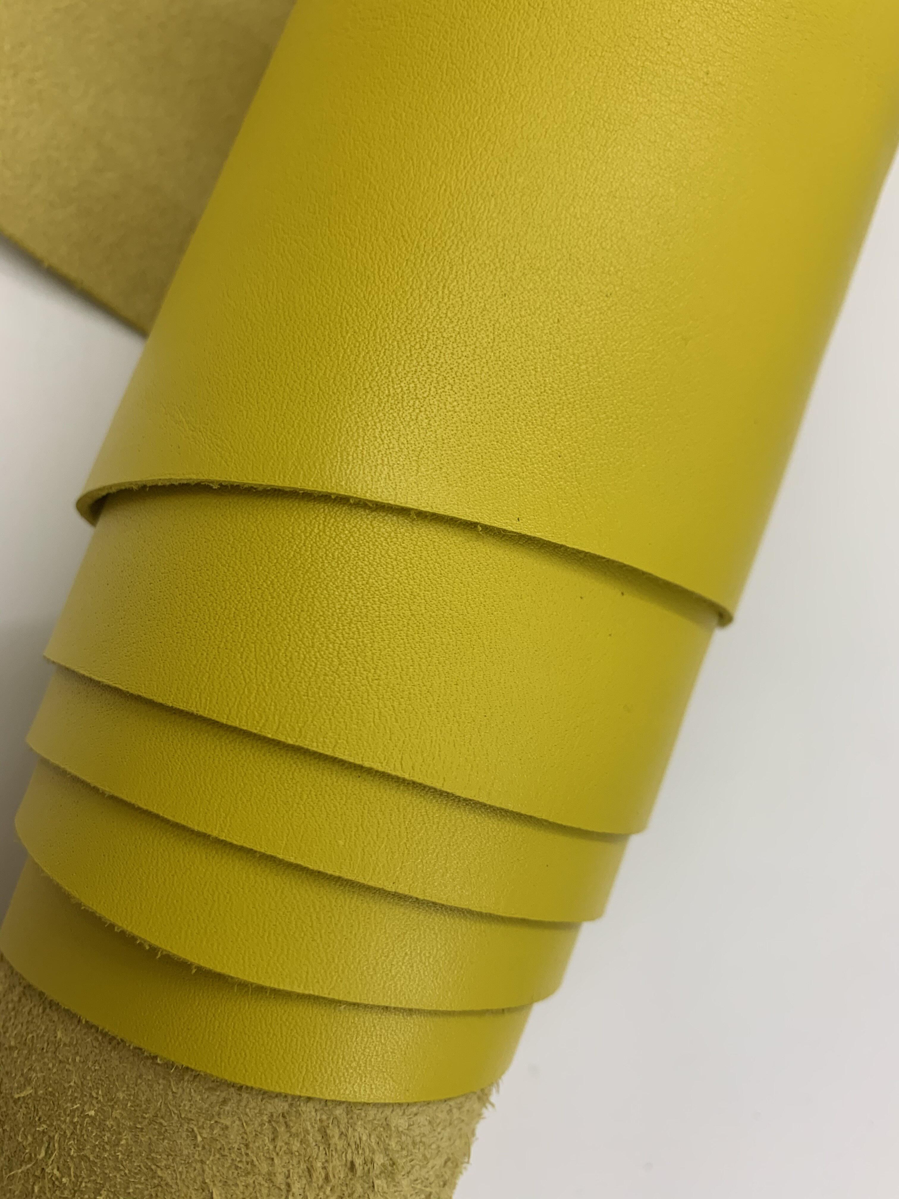 4mm进口头层玫红色平纹牛皮微挺整张diy皮料面料手工diy