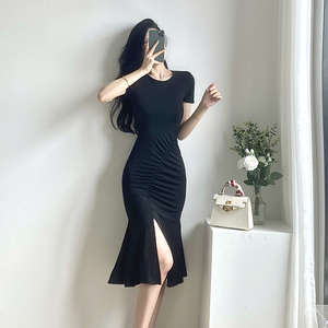 Summer new design， wrinkle， slim， Hip Wrap， black bottomed medium length dress