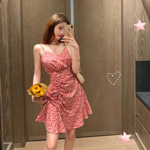 Spot ~ actual shooting of new summer sweet small broken flower pleated lotus leaf swing suspender waist closing dress