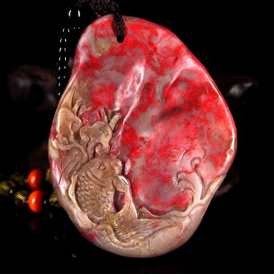 昌化鸡血石挂件《年年有余》 43.43克