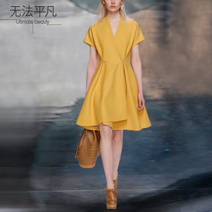 小众设计师款【无法平凡】新甄选轻奢时尚修身黄色连衣裙女装