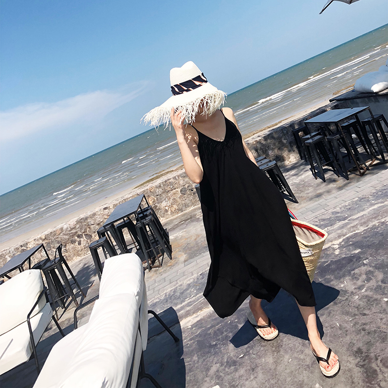 于momo2018新款温柔风吊带裙夏沙滩裙海边度假小清新针织连衣裙子