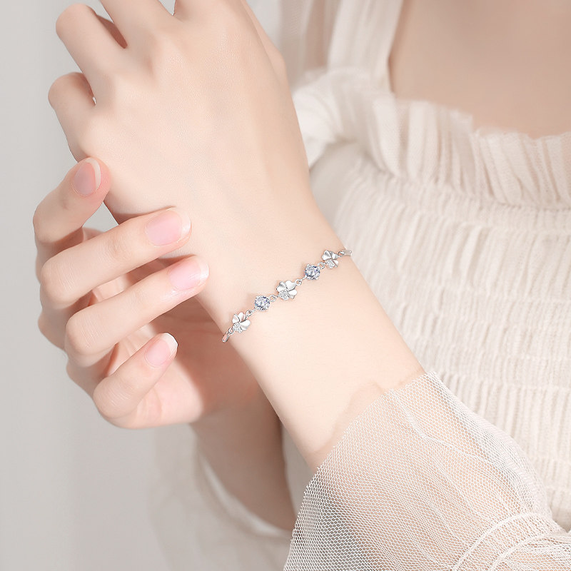 周大福星pt950铂金四叶草手链女18k白金钻石手镯送女友情人节礼物