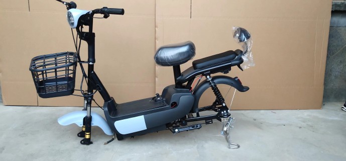 全新小蜜豆电动车车架半成品48伏12/20安通用电瓶车架子脚踏