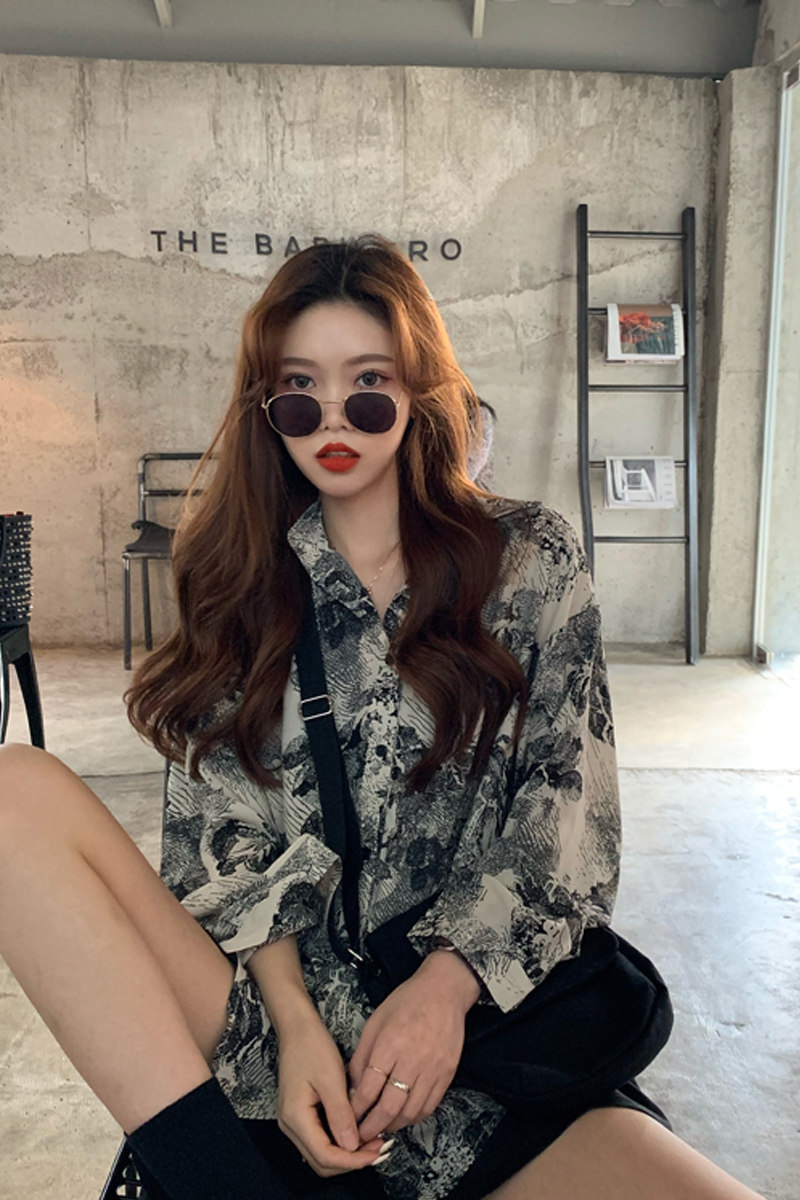 港风衬衫女设计感小众复古长袖外套早秋薄款盐系雪纺上衣