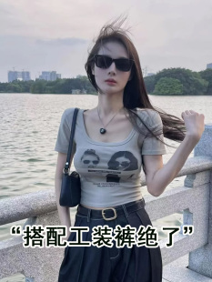 方领短袖t恤女夏新款设计感修身显瘦辣妹短款工装裤女搭配的上衣