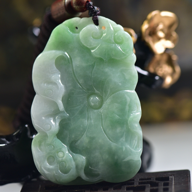 天然a货缅甸绿翡翠荷叶鱼吊坠手工雕刻连年有余荷叶玉佩带证