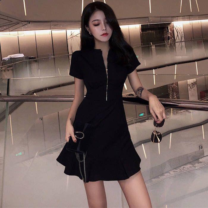 2019新款女装气质慵懒风显瘦荷叶边收腰赫本小黑裙拉链黑色连衣裙