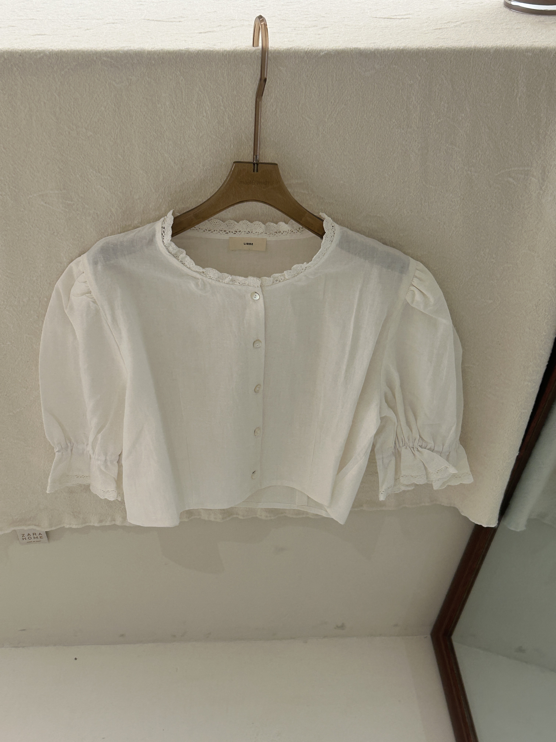 白色泡泡袖花边小衫女夏季设计感超好看短袖上衣
