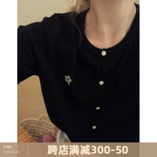 安小落春款小花朵刺绣针织开衫女2024春新款黑色百搭圆领显瘦上衣