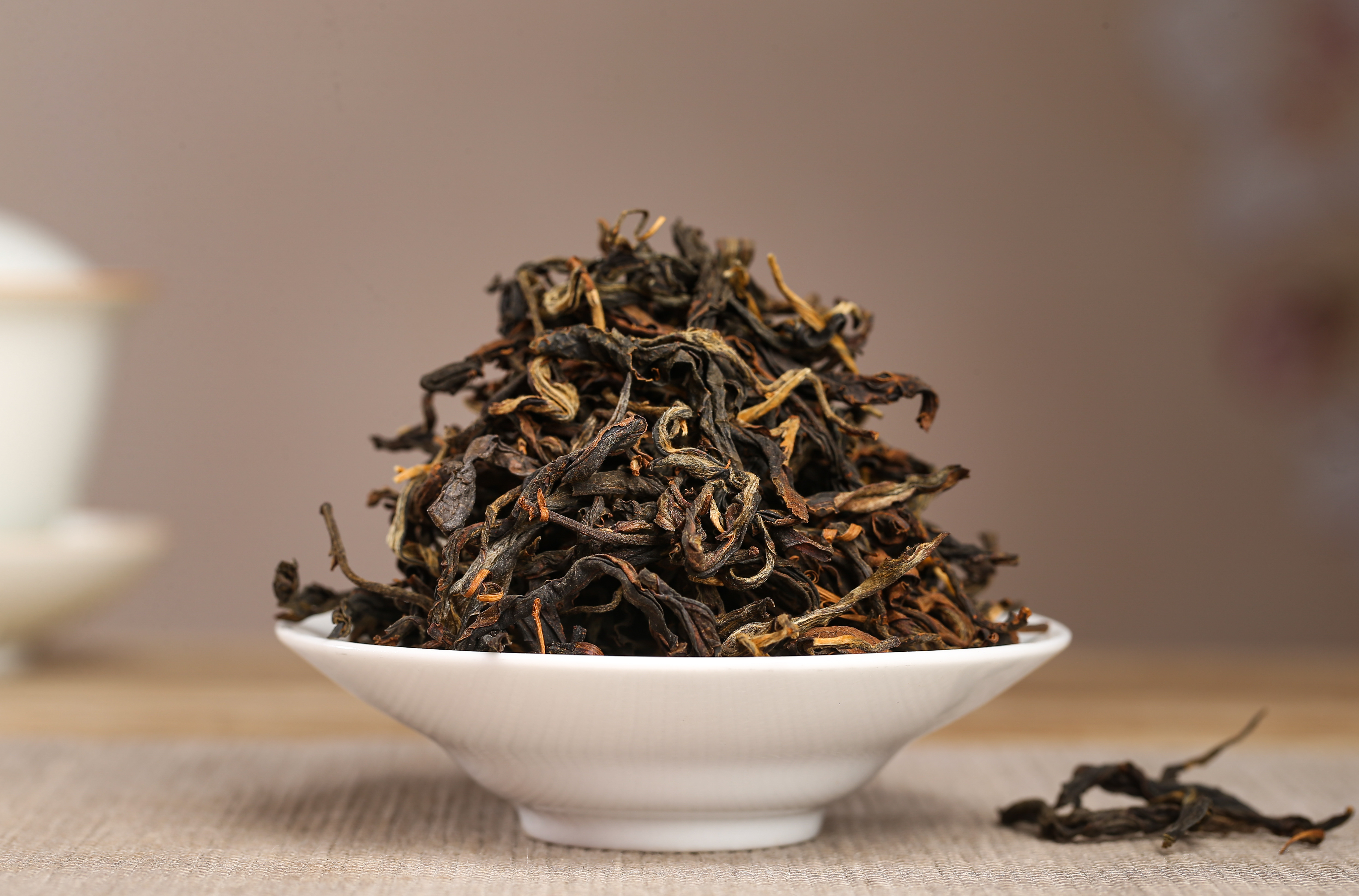 云南古树红茶礼盒包装特级养胃2023年新古树晒红高端普洱茶红煮茶