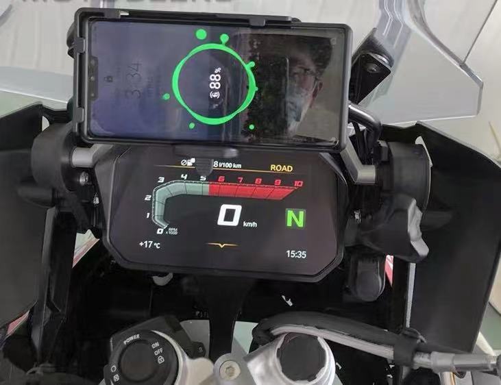 适用于 BMW宝马R1250GS/ADV无线手机夹/原装位导航支架 无损取电