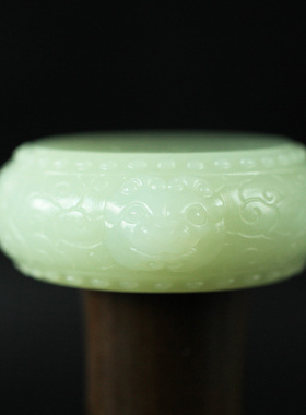 需预定*和田玉黄口料苏工圆雕螭虎图大鼓手把件摆件*一鼓作气