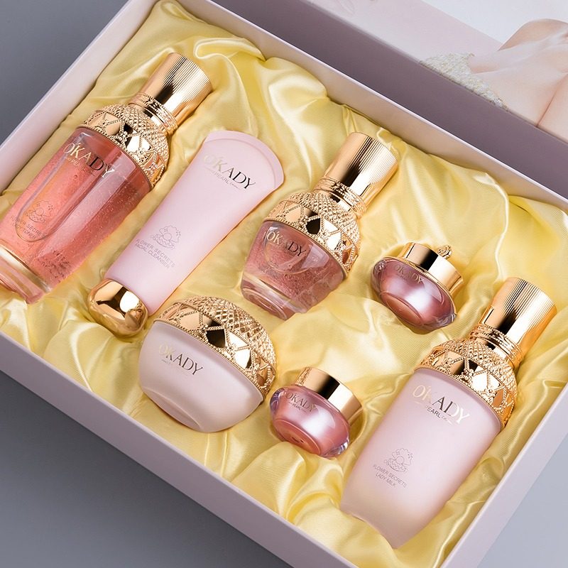 欧佩花秘套盒补水保湿化妆品身体素颜霜植物花蜜水乳护肤精华套装