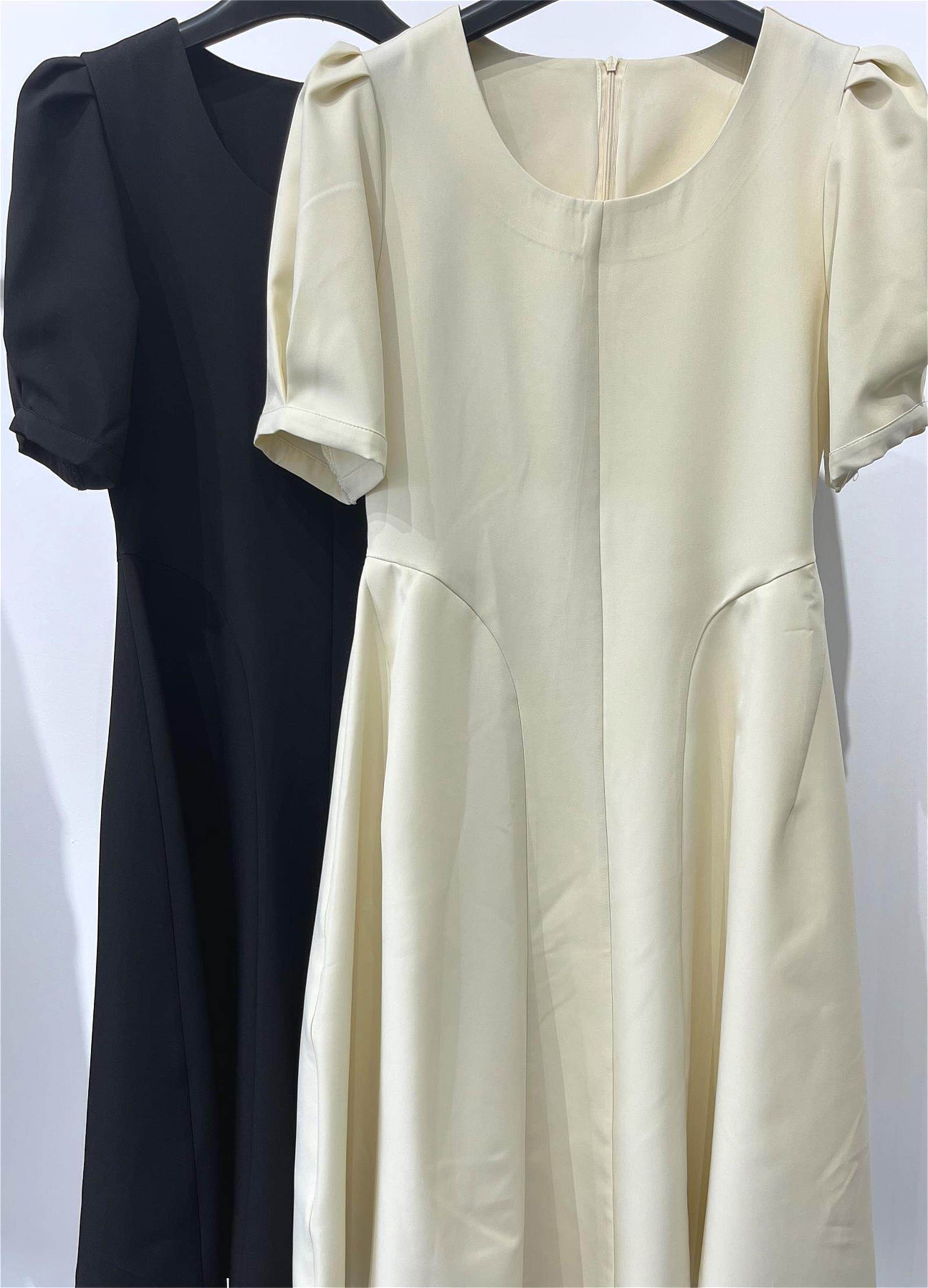 2022夏款女士显瘦气质连衣裙通勤圆领高腰纯色裙子