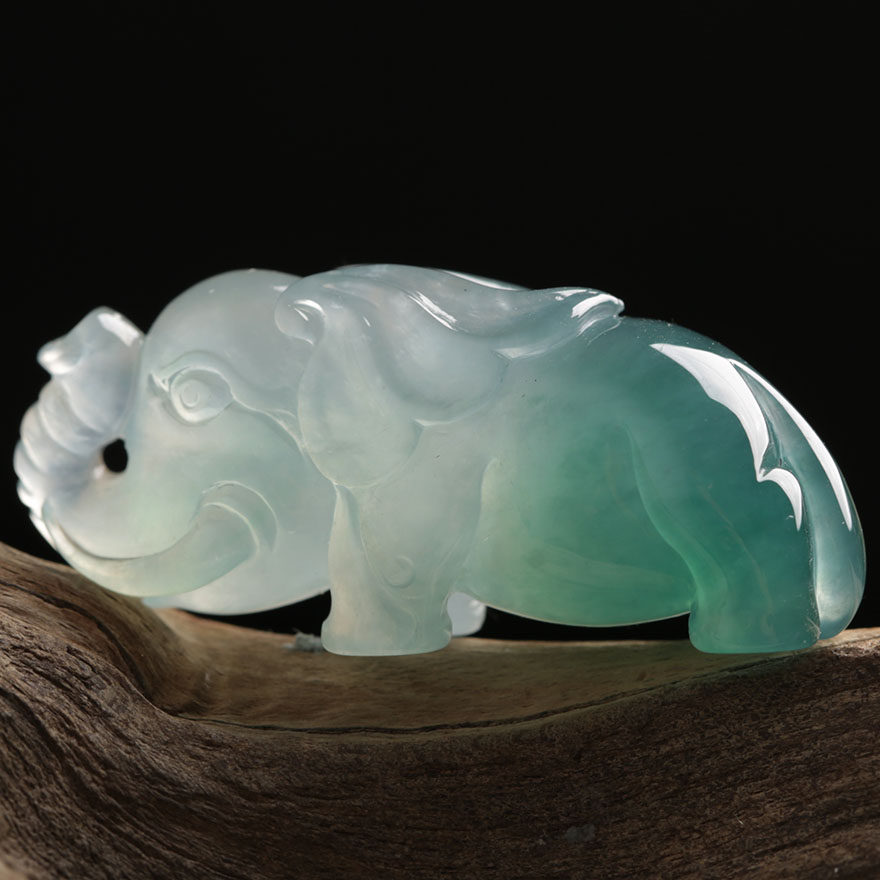 高端精品天然缅甸a货老坑冰种蓝水起光冰透大象吊坠 10.99g