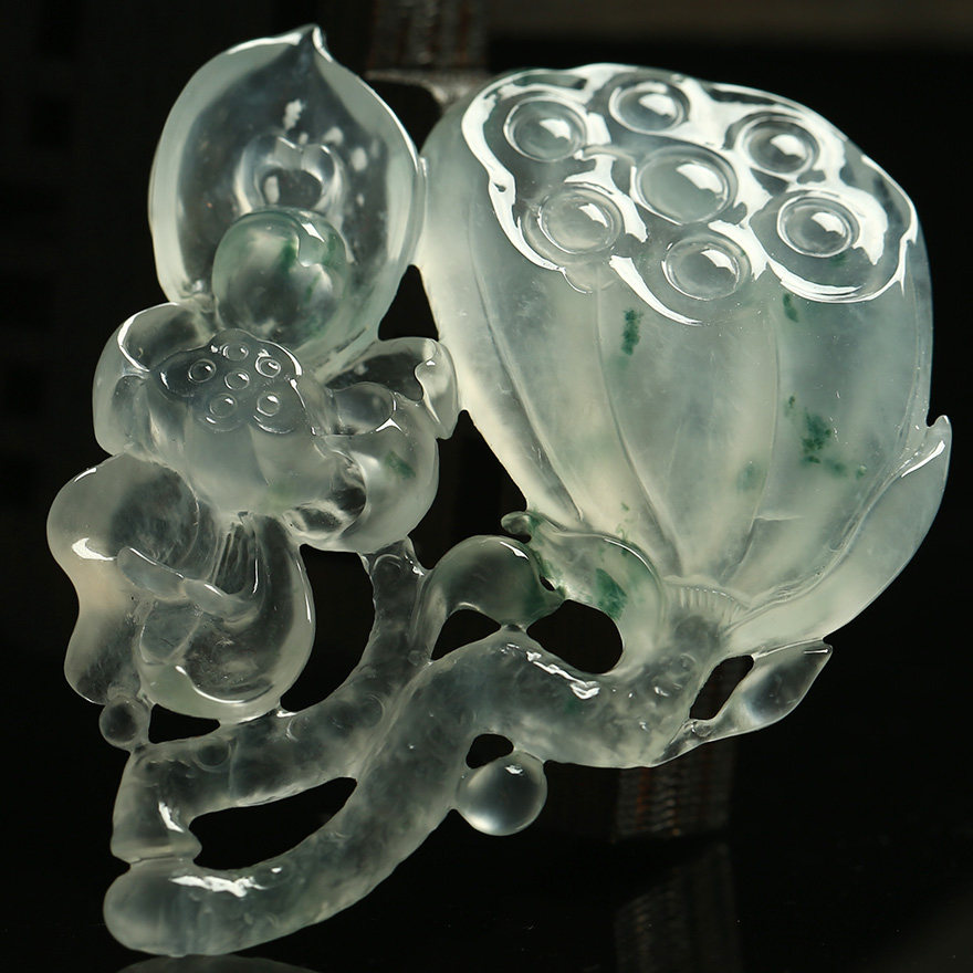 收藏级天然翡翠a货冰种淡飘花起光荷花莲蓬吊坠--多子多福 12.29g