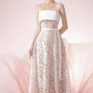 法式小众设计感抹胸吊带水溶镂空蕾丝名媛气质白色度假连衣裙