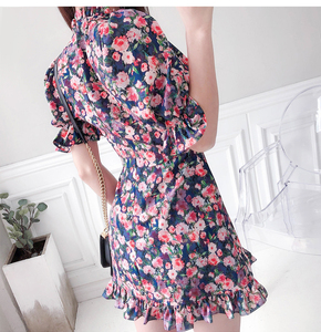 Printed Dress with thin buttocks