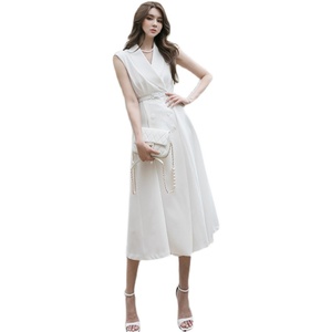 Ladies' Slim sleeveless medium length dress with base