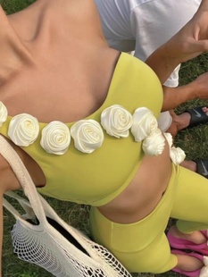 瑜伽服背心女夏天带胸垫个性单肩带立体花朵上衣吊带瑜伽服套装