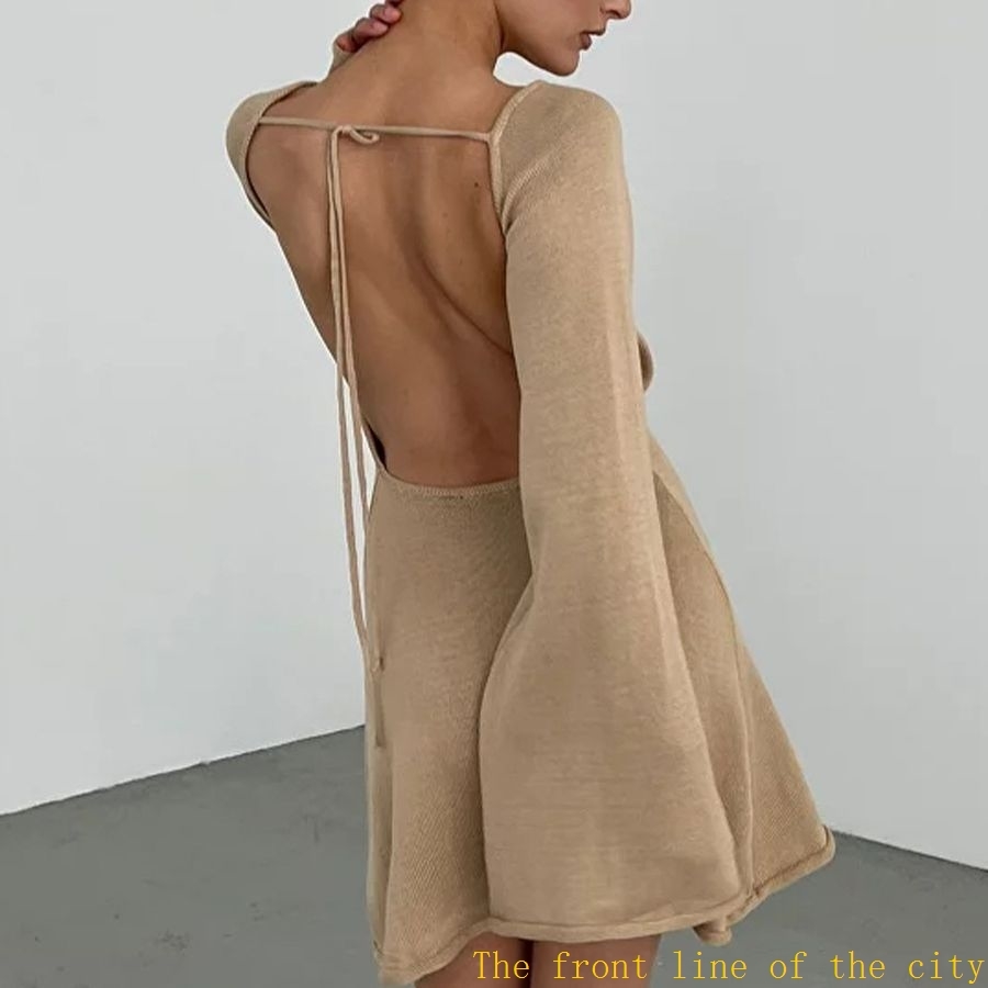 Flare sleeved tight long sleeved knitted backless sexy dress