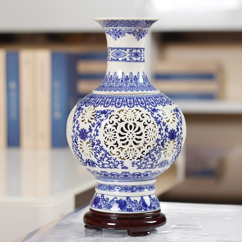 景勤旗舰店的优惠券大全—254景德镇陶瓷 青花瓶手工镂空图案花瓶家居