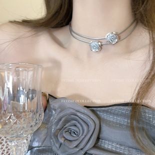 银色双层玫瑰花朵项链女choker脖子皮绳颈带项圈高级感锁骨链配饰