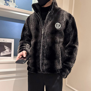 佟二堡皮草城皮夹克价格