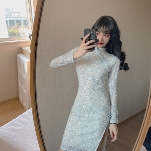 Long sleeve lace retro dress with improved waist and buttocks