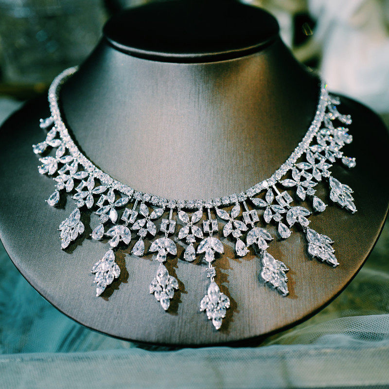 高级感奢华大气镀金宝石晚礼服配饰新娘主婚纱项链装饰结婚饰品女