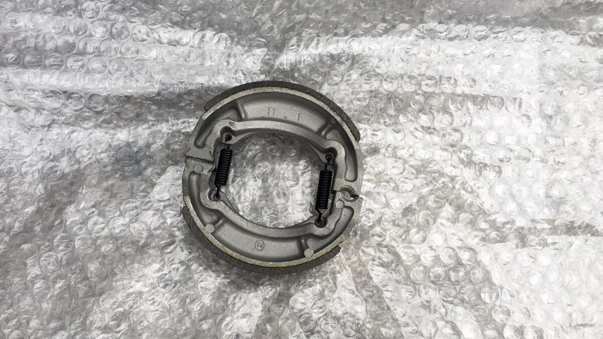 刹车片轻骑赛驰qs110-a-c-2-2a赛胜胜歌前后鼓刹制动刹车片