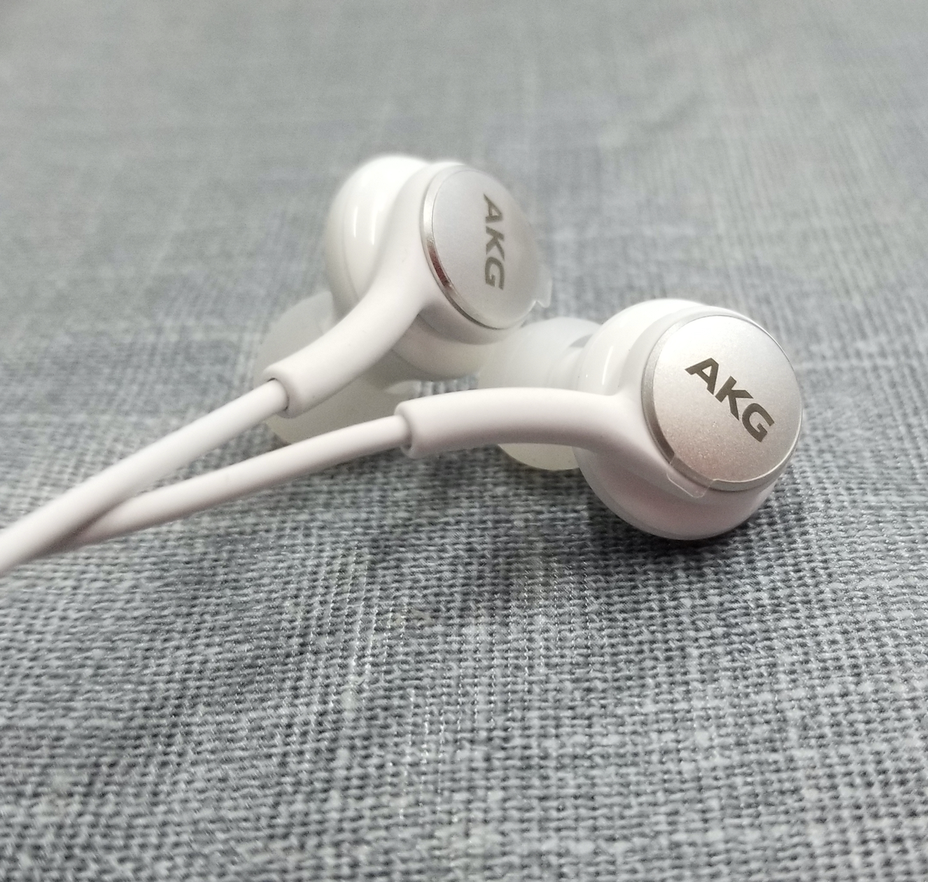 热销akg耳机 入耳式 三星