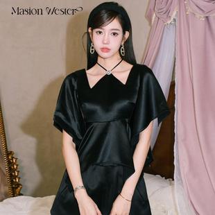 MasionWester24春夏新款女装时尚气质高级感醋酸缎面挂脖黑色上衣