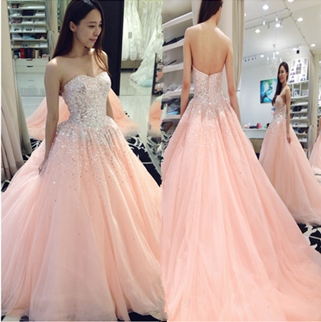 礼服拖尾长款_粉色抹胸婚纱礼服新娘结婚长款晚宴拖尾出门纱迎宾蓬蓬