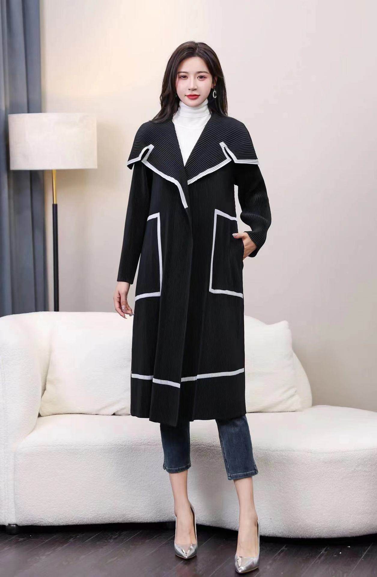 三宅风时尚褶皱大码时尚风衣春秋大码时尚气质显瘦长款欧美外套