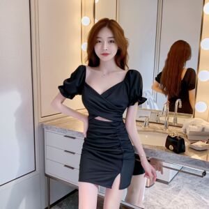 V-neck waist tight， thin， belly button bubble sleeve temperament dress