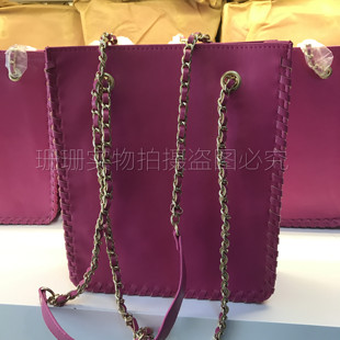 balenciaga贈品手環 歐珀萊 答謝品 斜挎包 枚紅色金屬鏈pu女士包包 兩用鎖鏈贈品包 balenciagatw