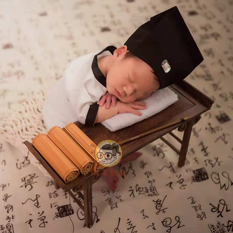 新生儿满月中式古装公子书生摄影拍照帽子服装书简配搭小道具组合