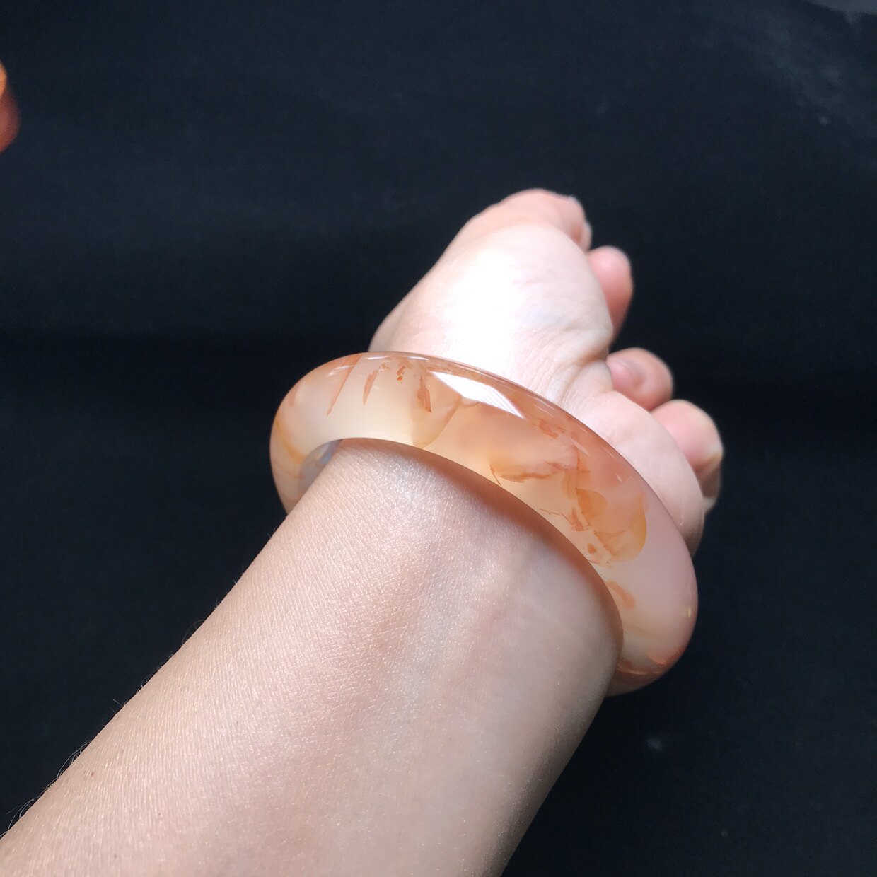 宝磊缘新品龙纹玛瑙手镯内径58mm冰底粉花瓣浪漫小仙女风