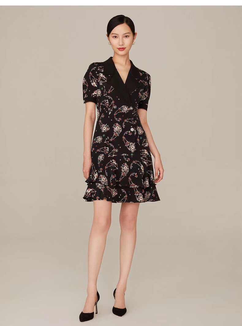 雅莹夏季高端系列新品女桑蚕丝泡泡袖西装领收腰连衣裙epges4509b