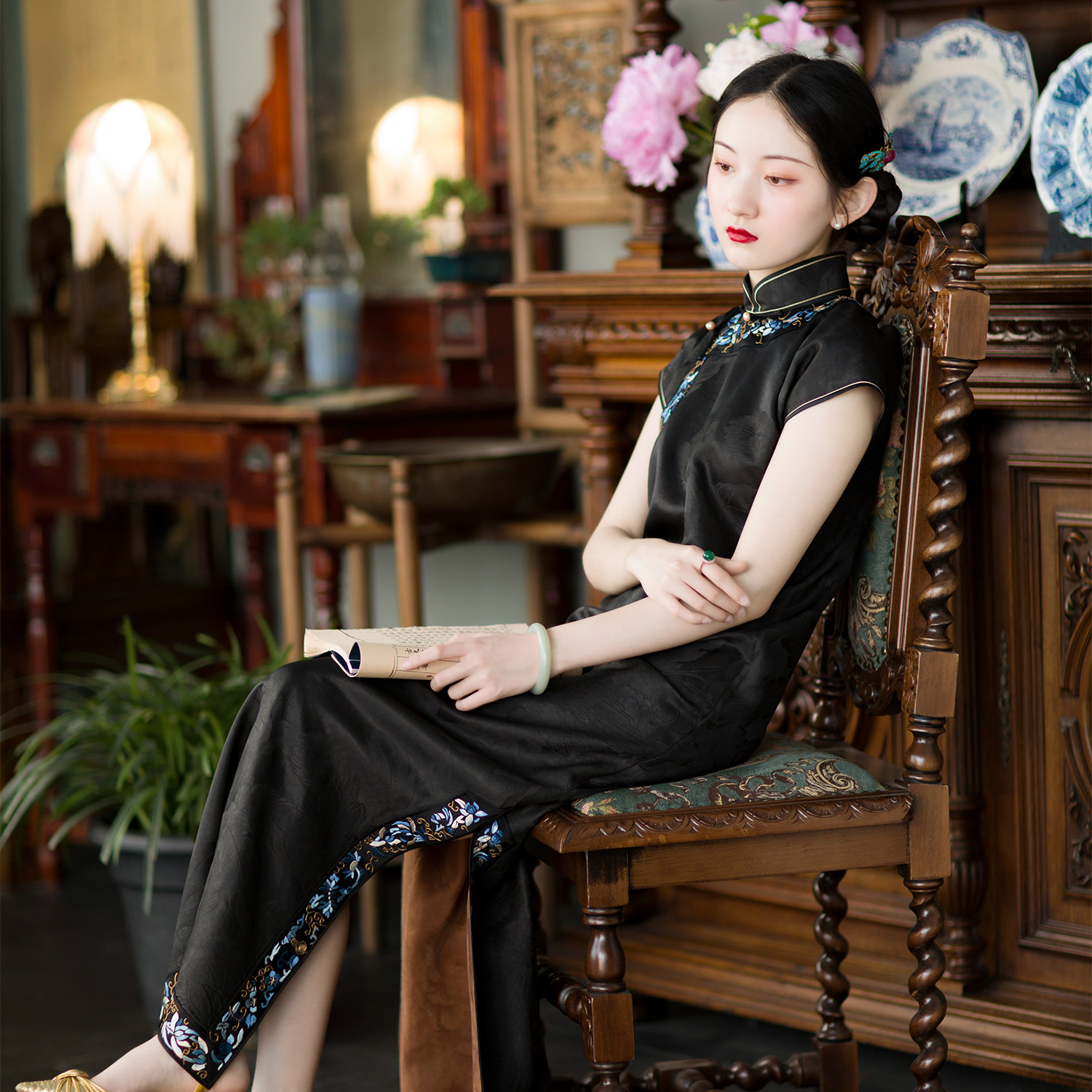 锦凤鸣丨一城风絮丨仿晚晴真丝香云纱提花绣花镶边连肩袖旗袍原创