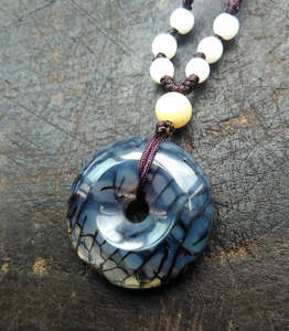 冰裂纹精品龙纹玛瑙孤品平安扣