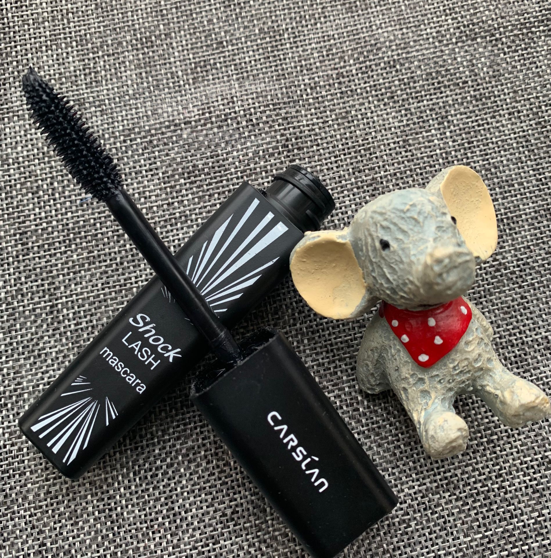 热销卡姿兰大眼睛睫毛膏卷翘纤长