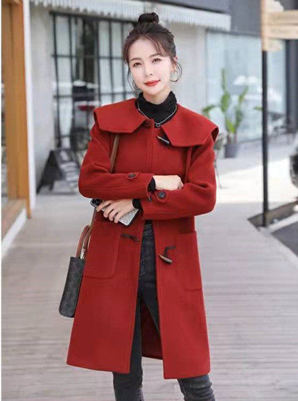 牛角扣大衣女红色