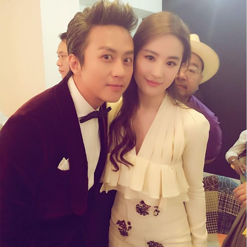 刘亦菲同款连衣裙_刘亦菲明星同款v领奢华礼服气质名媛钉珠绣花长袖